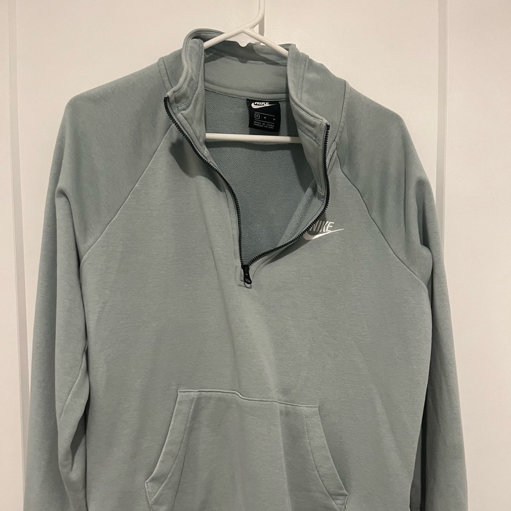 Women’s Nike quarter zip up sweater